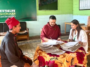 दाङ तुलसीपुर सेवाकेन्द्रमा स्वास्थ्य शिविर र भोजन सेवा तथा फलफूल योगदान