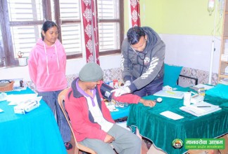 मानवसेवा आश्रम सर्लाही सेवाकेन्द्रमा स्वास्थ्य परीक्षण  र भोजनसेवा योगदान 